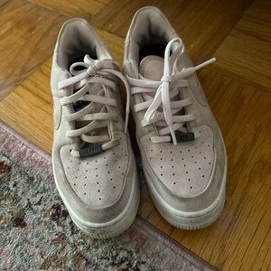 nike air force 1s sage low